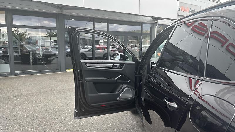 Porsche Cayenne E-HYBRID - fotka 20 z 24