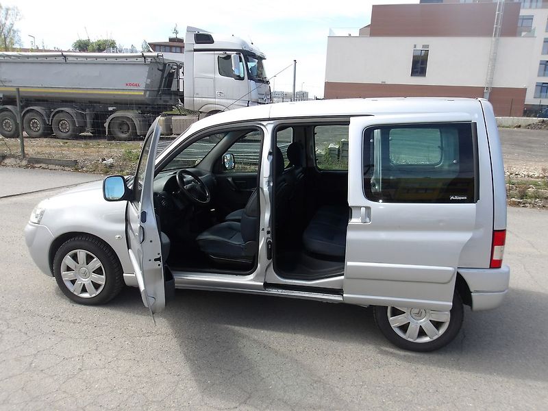 Citroën Berlingo 1,6HDi 2xŠOUPAČKY - fotka 13 z 29