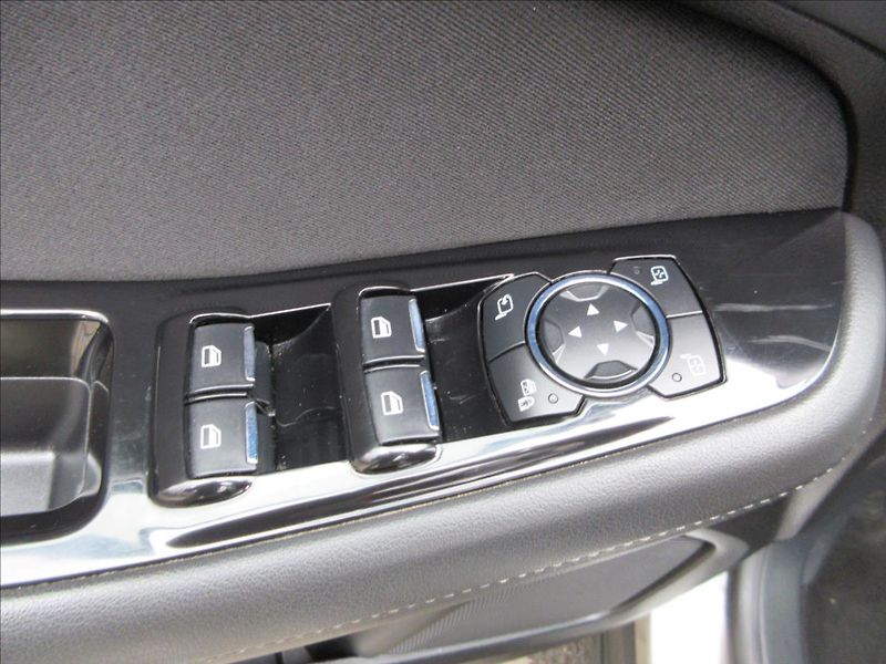 Ford S-MAX 2,0 TDCi 132Kw, 4x4, 7míst, No - fotka 25 z 34