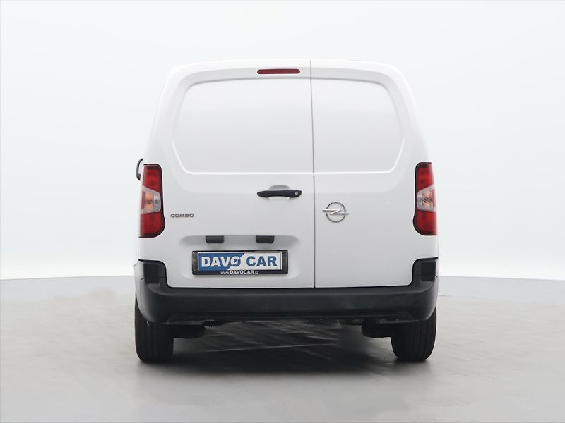 Opel Combo 1,2 Turbo 81 kW S/S Enjoy - fotka 6 z 25