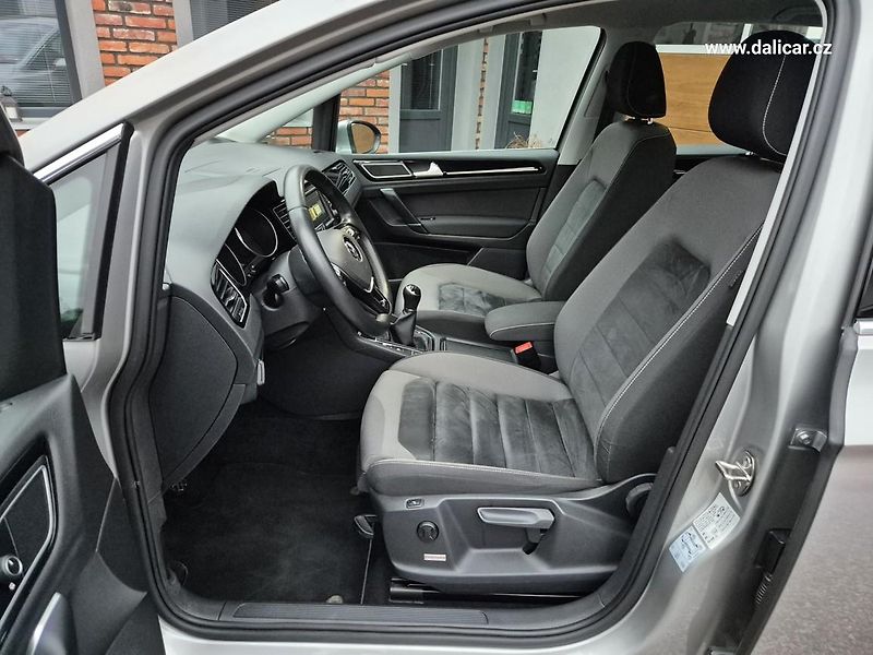 Volkswagen Golf Sportsvan (2016) 1.4TSi 110KW Highline NAVI - fotka 32 z 57