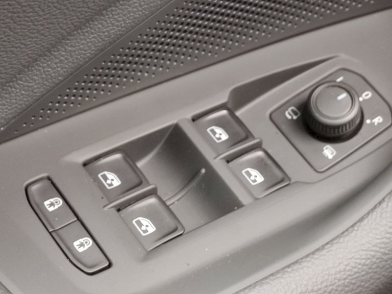 Škoda Superb (2025) SportLine 2,0 Tdi 110 Kw DSG S - fotka 30 z 44
