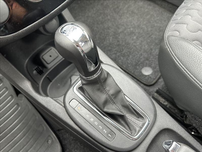 Opel Corsa 1,4 AUTOMAT - fotka 19 z 27