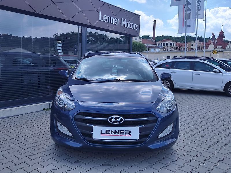 Hyundai i30 1.6 CRDi/81kW Trikolor Komfort - fotka 2 z 31