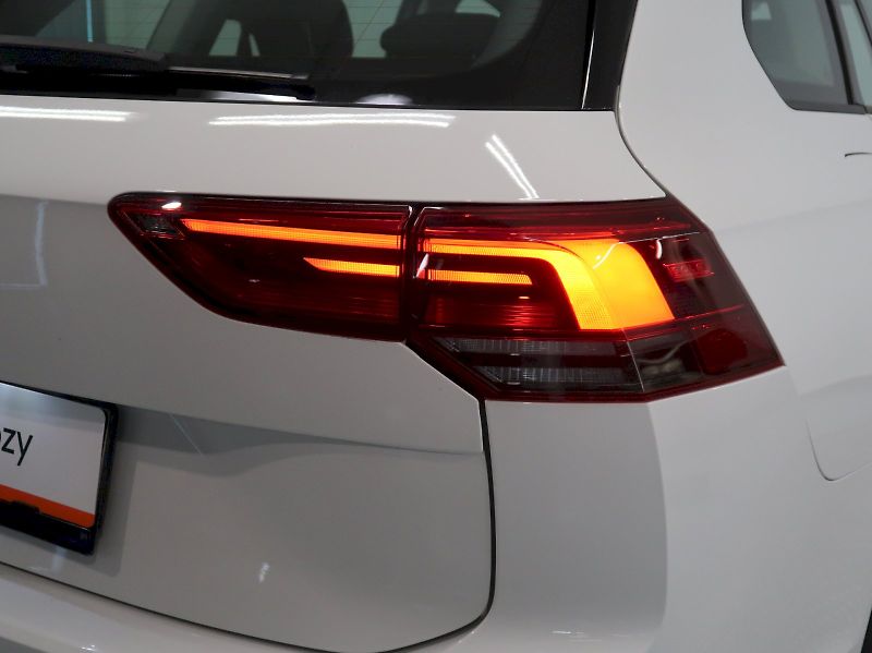 Volkswagen Golf (2022) LIFE VARIANT 1,5TSI 96KW LED A - fotka 34 z 37