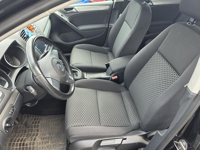 Volkswagen Golf 1.4 TSI 90 kW 6ti Kamera  - fotka 14 z 17