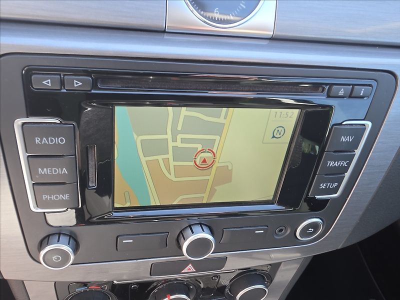 Volkswagen Passat 1,4 TSi 90KW Comfortline NAVI - fotka 20 z 45