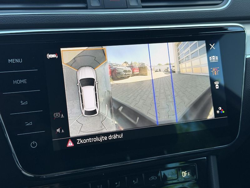 Škoda Superb 2.0 TDI 110kW L&K Combi DSG - fotka 12 z 38