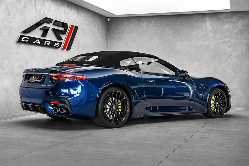 Maserati GranCabrio Trofeo - fotka 6 z 32