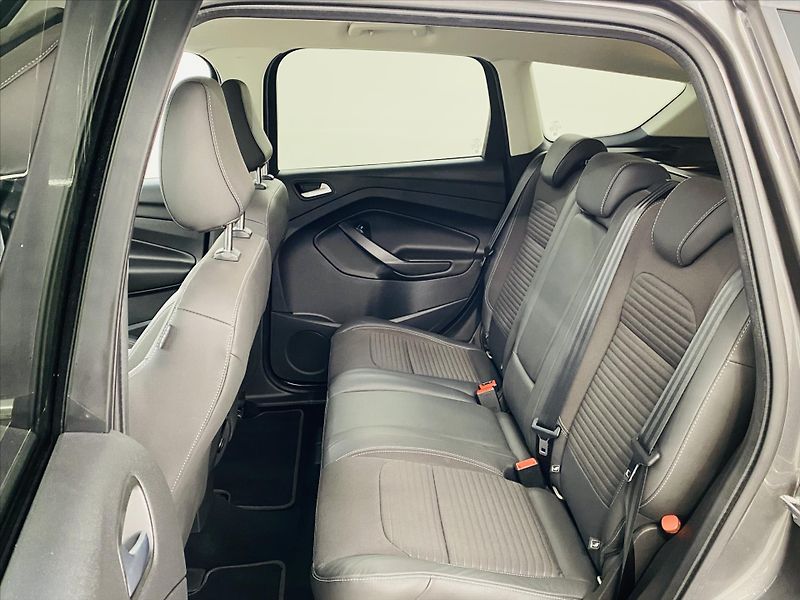 Ford Kuga 1,5 EcoBoost 110kW Titanium - fotka 6 z 25