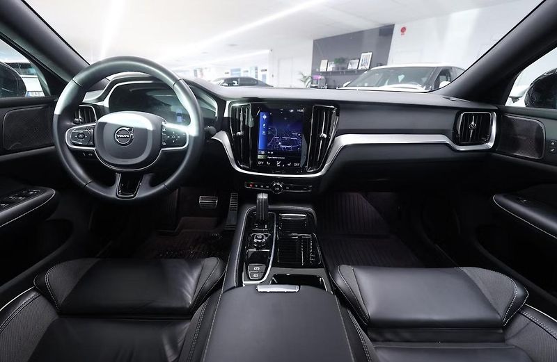Volvo S60 Recharge T8 AWD R  Kam Tažné - fotka 9 z 19