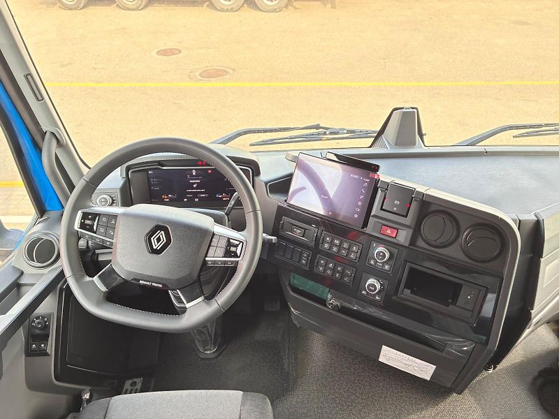 Renault Ostatní (2026) C520 8x4 trojstranný sklápěč - fotka 11 z 11