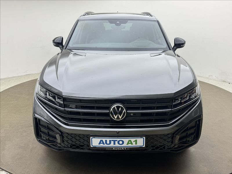 Volkswagen Touareg 3,0 HUD MASÁŽ NZTOP ČR ZÁRUKA - fotka 2 z 54