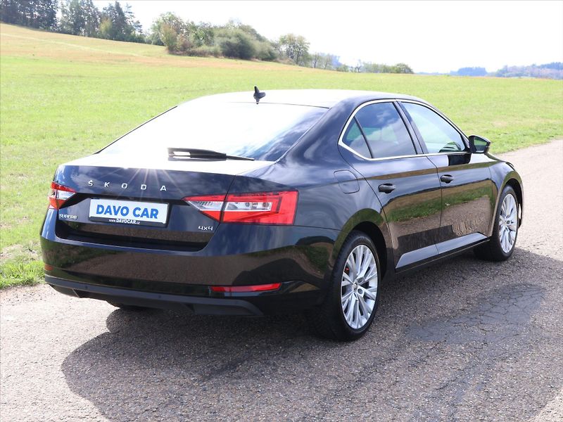 Škoda Superb 2,0 TDI 147kW 4x4 DSG Style+ C - fotka 7 z 34