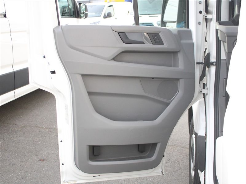 Volkswagen Crafter 2,0 TDi 35 DR 5L.Zár. 161tkm. - fotka 12 z 18