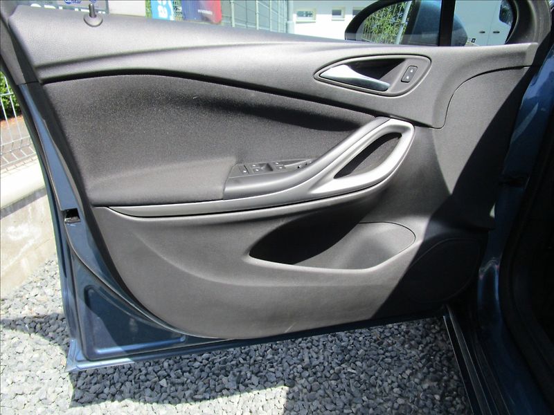 Opel Astra 1.4 Turbo Enjoy, 2. maj. - fotka 14 z 38