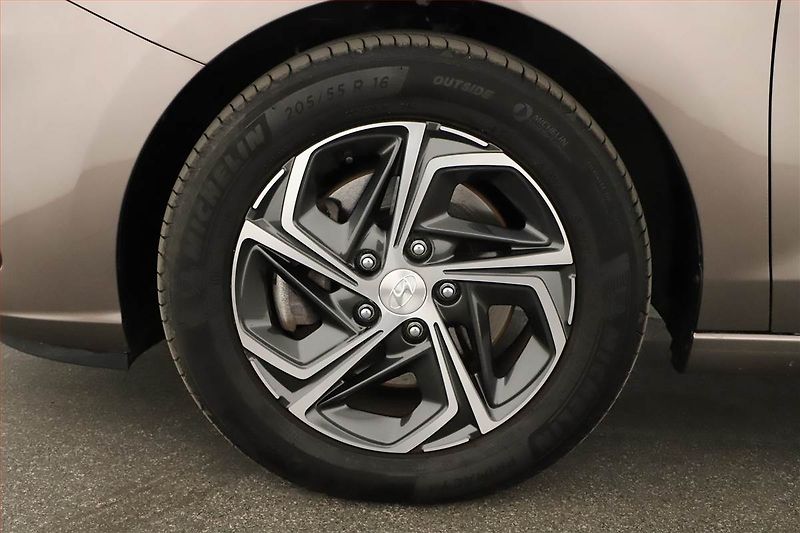 Hyundai i30 (2023) Smart 1.5 T-GDI, Automat, ČR - fotka 12 z 21