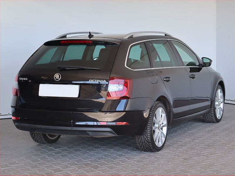 Škoda Octavia (2018) 1.6 TDI, Automat, Kůže, Navi - fotka 5 z 23