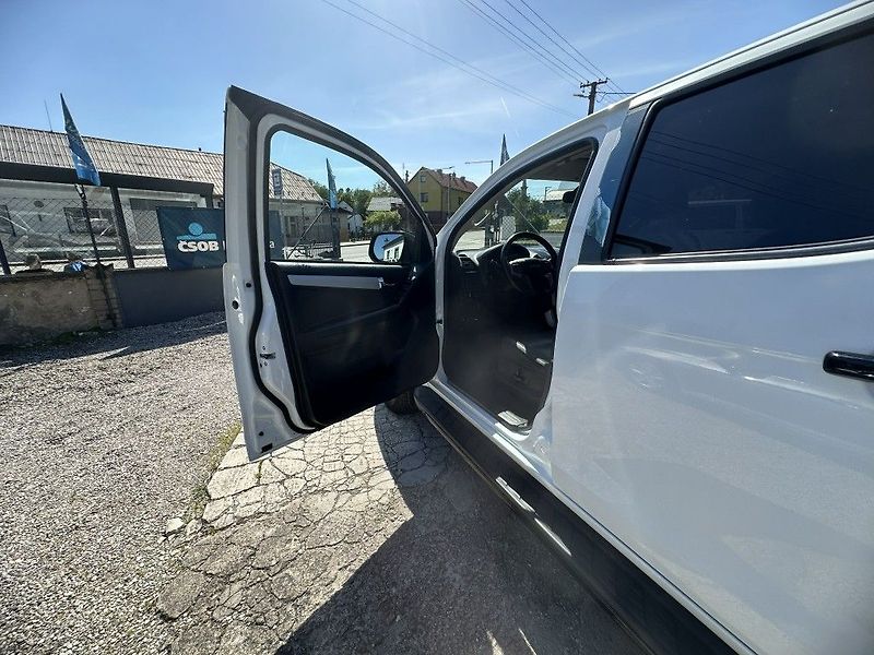 Isuzu Ostatní 1.9 Double Cab 4x4 LSE A/T - fotka 20 z 28