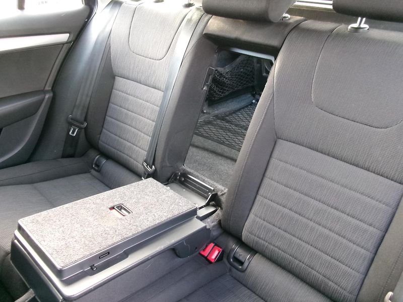 Škoda Octavia (2014) 1,6TDI AC HF BT TEMP VÝHŘEV  - fotka 19 z 31