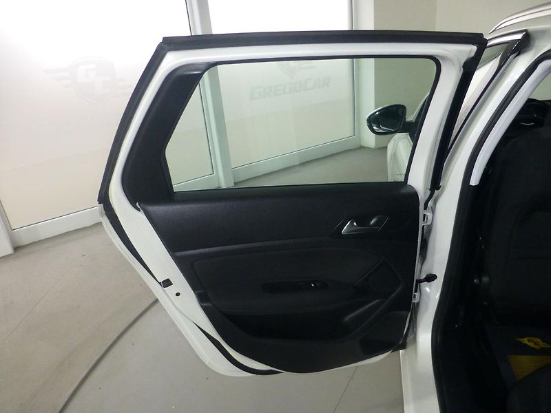 Peugeot 308 (2016) 1,6HDI*NAVIGACE*ALU**FULL LED* - fotka 13 z 26
