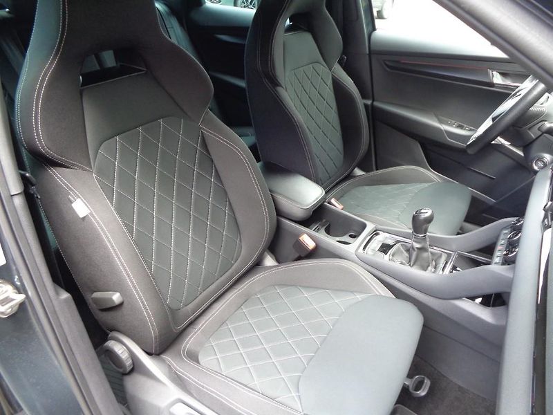 Škoda Karoq 1.5 TSI SPORTLINE  110 KW - fotka 22 z 28