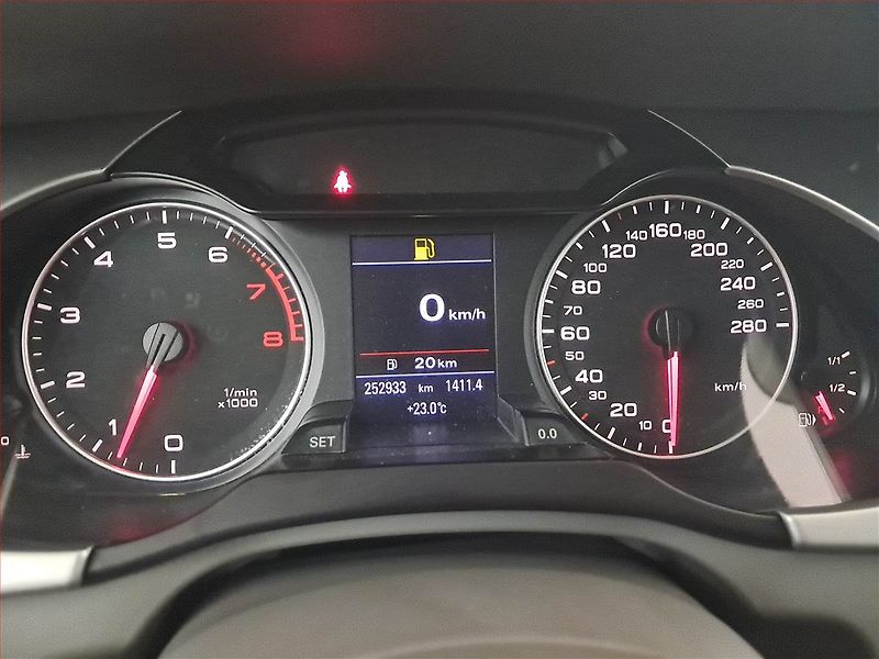 Audi A4 (2008) 1.8 TFSI, Serv.kniha - fotka 11 z 15