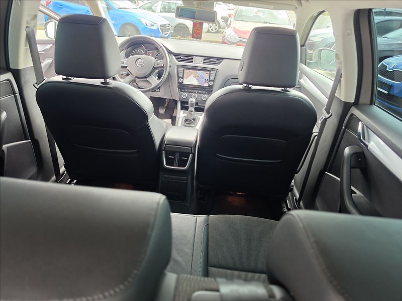 Škoda Octavia III 2,0TDi 110KW 4X4 Elegance - fotka 32 z 50
