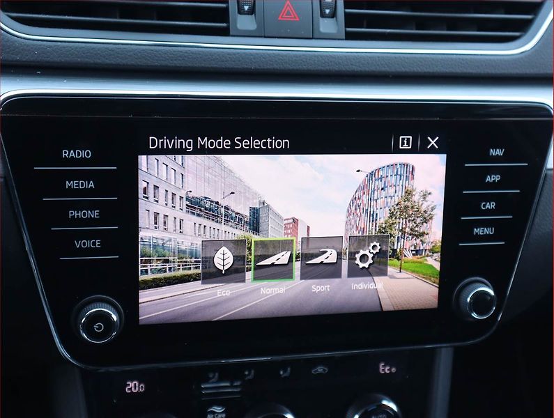 Škoda Superb (2021) Business Plus iV 1.4 TSI PHEV - fotka 22 z 25