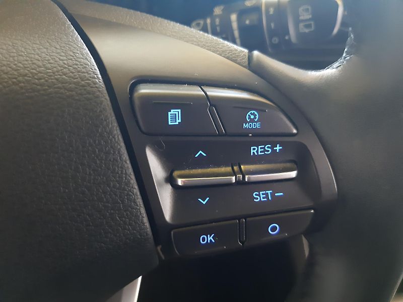 Hyundai i30 1.0 T-GDI Combi 88KW 62000km!! - fotka 15 z 22