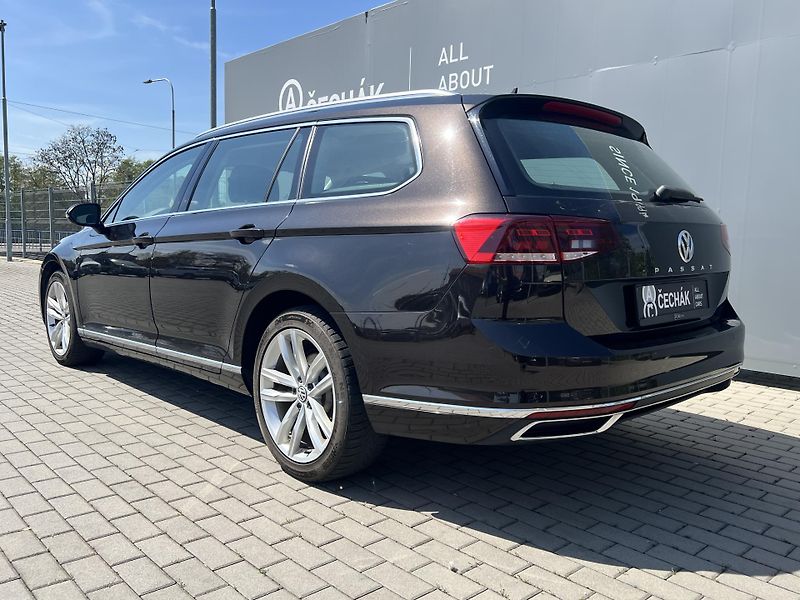 Volkswagen Passat (2020) 2.0TDi*140kW*DSG*ACC - fotka 32 z 32