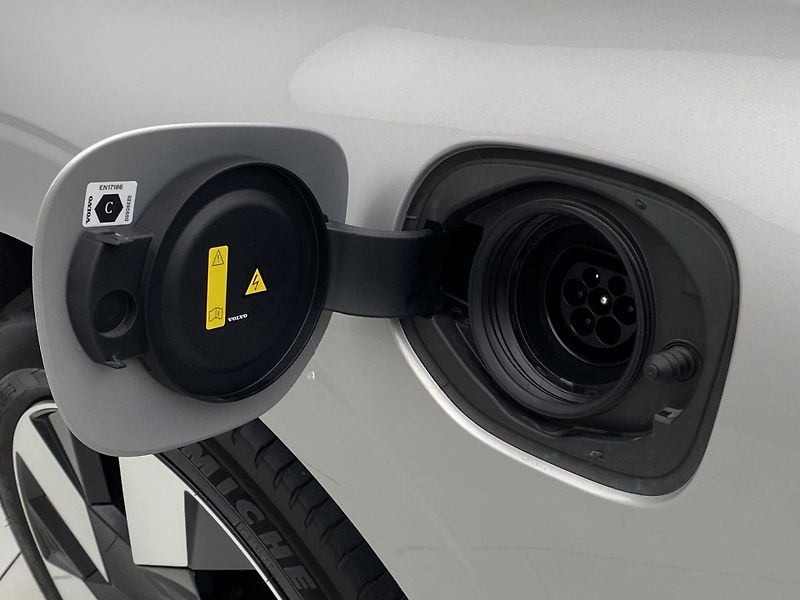 Volvo XC60 T6 AWD PLUG-IN ULTIMATE DARK  - fotka 37 z 52