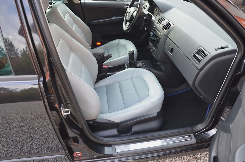 Škoda Fabia (2005) 1.9 TDi 74kW EDITION 100 - fotka 10 z 32