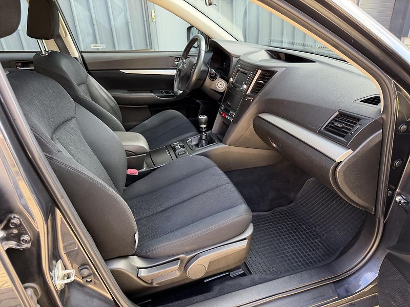 Subaru Outback 2,0 D BOXER / 4X4 / 110kW - fotka 19 z 28