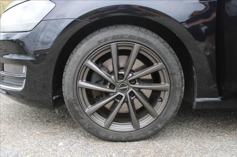 Volkswagen Golf 2,0 TDi  XENONY, AUTOMAT - fotka 21 z 29