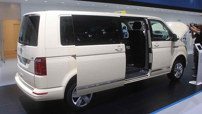 Volkswagen už naznačuje, jak by mohl vypadat příští Transporter