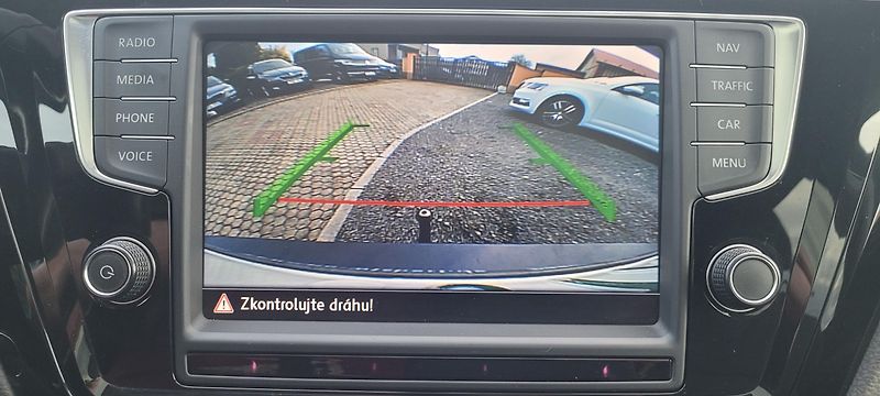 Volkswagen Touran (2016) 1,4TSi 110kW benzín DSG FuLLeD - fotka 27 z 44