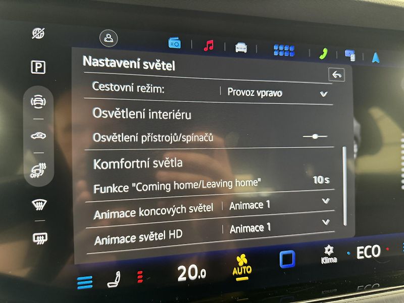 Volkswagen Touareg 3.0Tdi*1-MAJ*DPH*R-LINE*HUD* - fotka 33 z 47