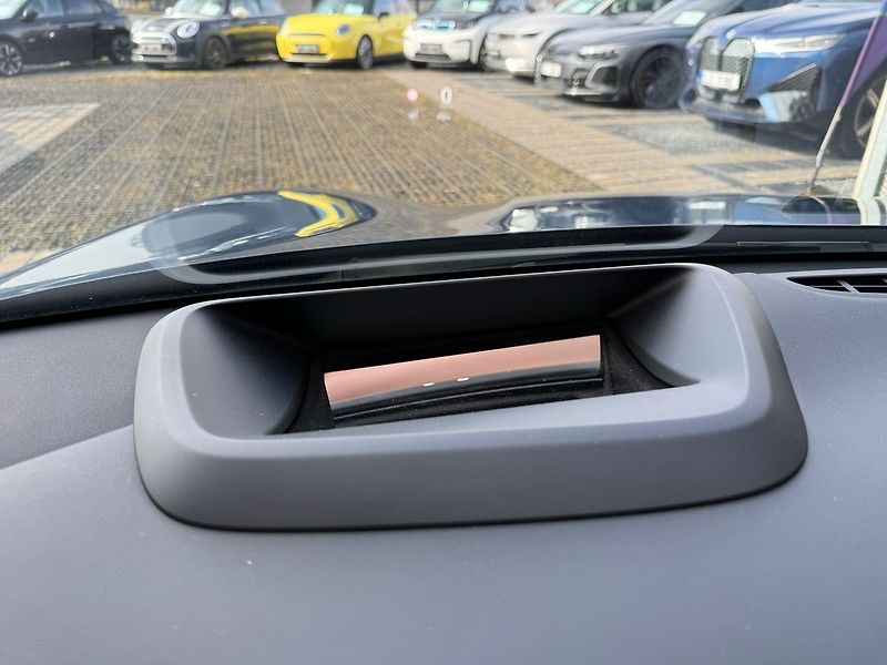 BYD Seal Excellence 82,5 kWh AWD - fotka 31 z 37