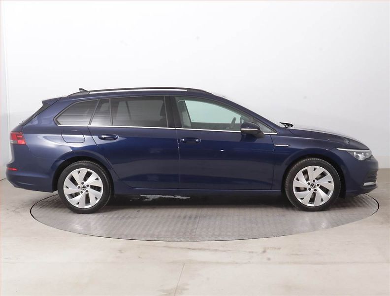 Volkswagen Golf (2022) Style 2.0 TDI, Automat - fotka 6 z 17