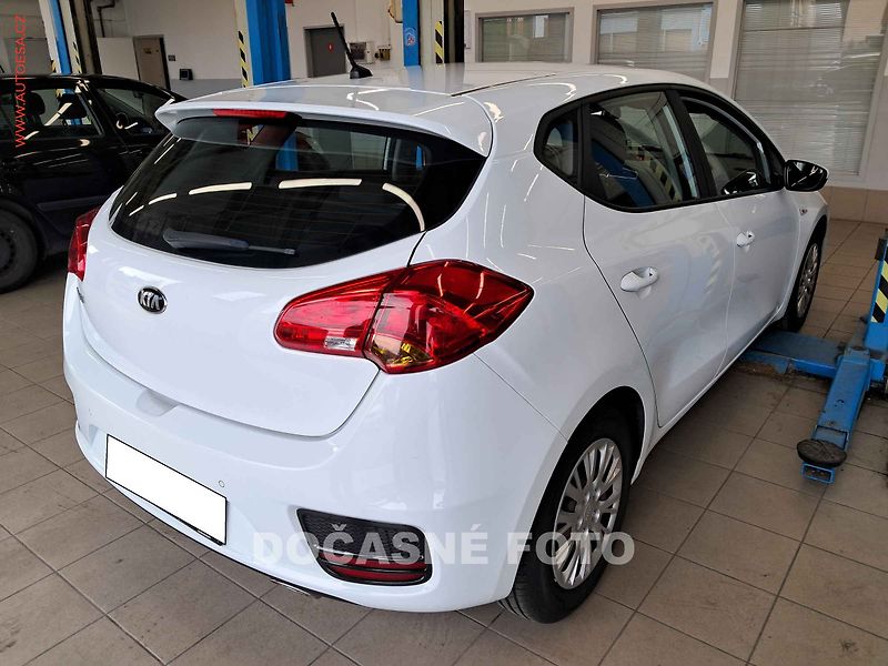 Kia Ceed (2016) 1.4 16V - fotka 2 z 3