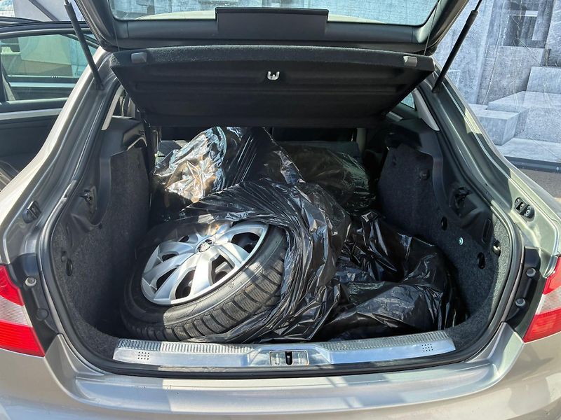 Škoda Superb (2012) 2.0TDI, 103KW - fotka 13 z 26
