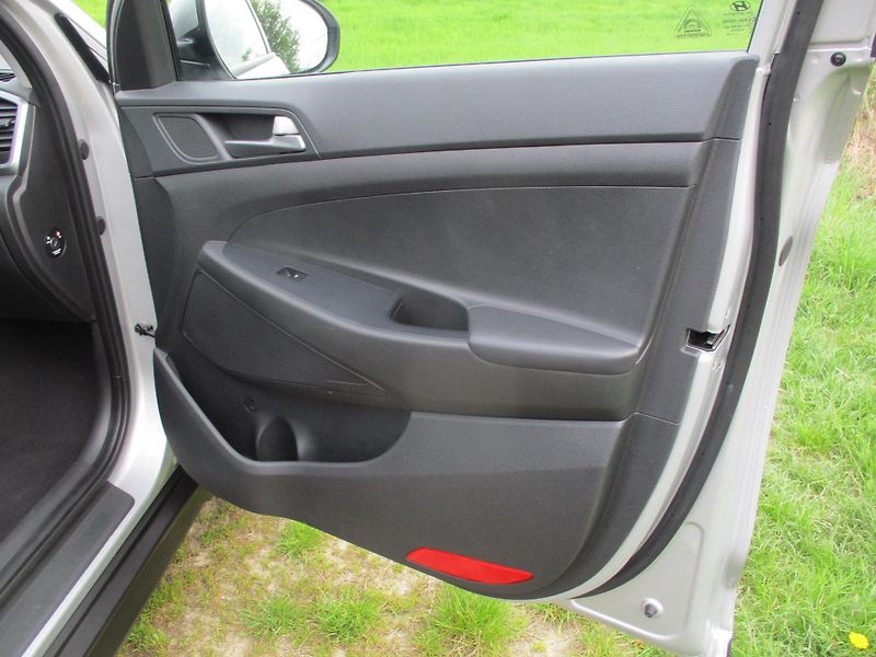 Hyundai Tucson 1.6 GDi 99kW*70tkm*KRÁSNÝ STAV - fotka 24 z 41