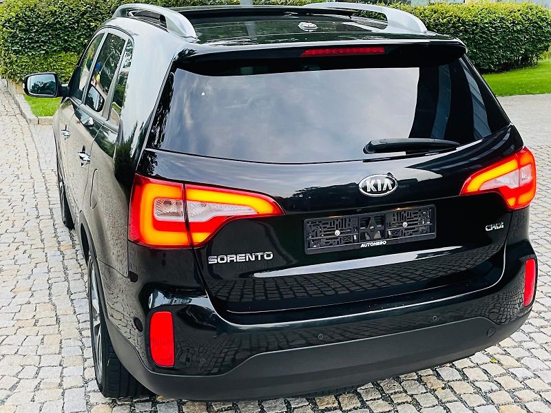 Kia Sorento 2.2D 4x4 AUT PANORAMA VÝHŘEV  - fotka 15 z 51