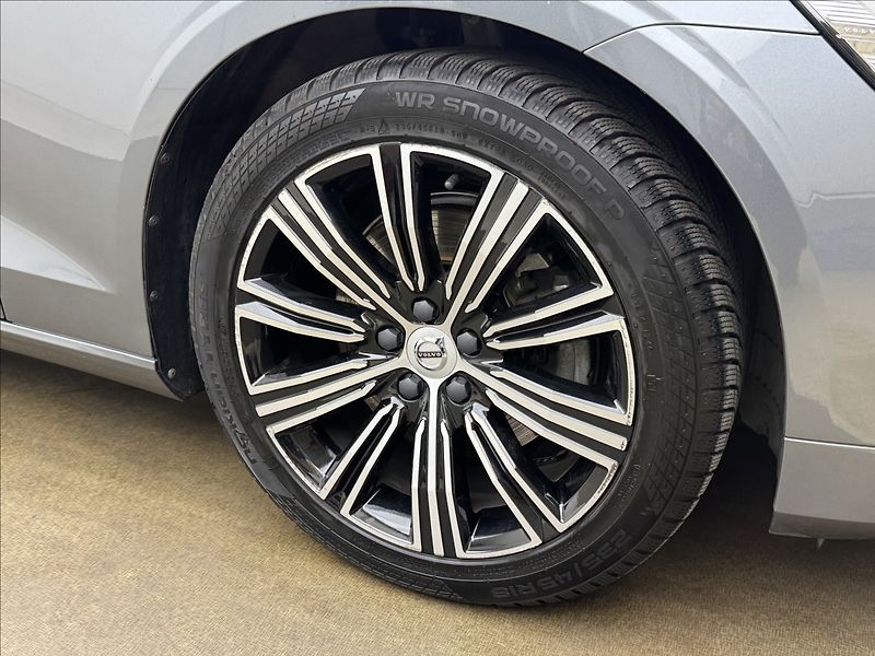 Volvo S60 2,0 B3 DPH INSCRIPTION H/K ČR - fotka 38 z 40