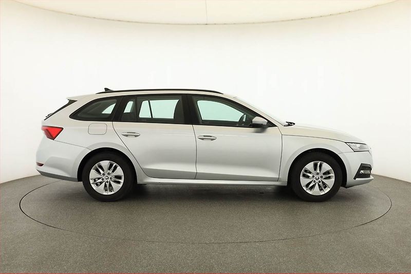 Škoda Octavia (2022) Ambition 2.0 TDI, ČR,1.maj - fotka 6 z 16