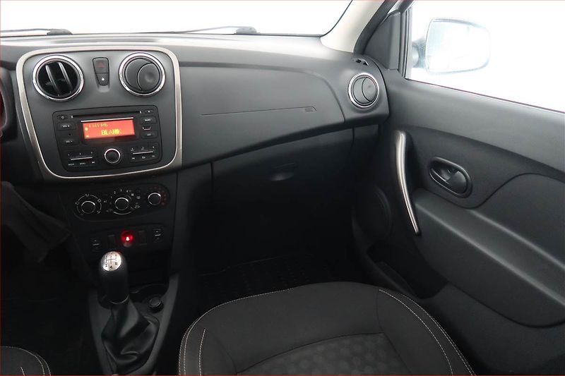Dacia Logan (2014) 1.2 16V, po STK, Tažné - fotka 8 z 14