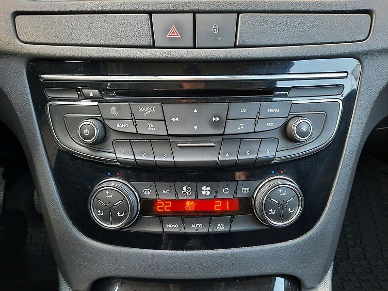 Peugeot 508 SW 1,6 THP 156k M6 - fotka 21 z 22