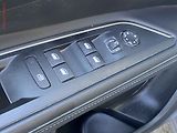 Peugeot 5008 (2022) 1.5 HDi, Allure, LED, kamera - náhled 11