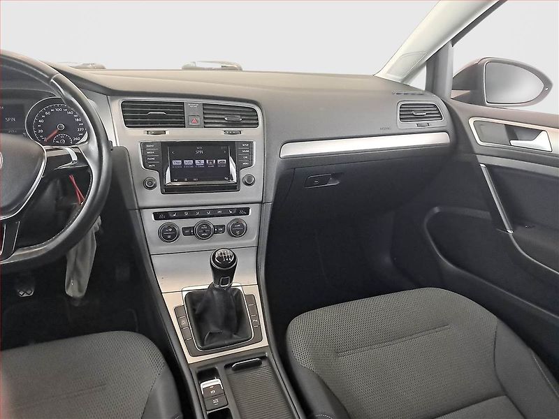 Volkswagen Golf (2014) Comfortline 2.0 TDI, Tempomat - fotka 8 z 17